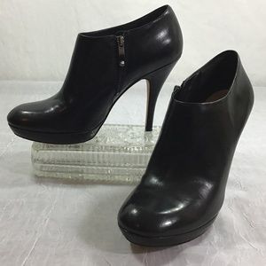 Via Spiga V-Sheri Leather Black Ankle Booties